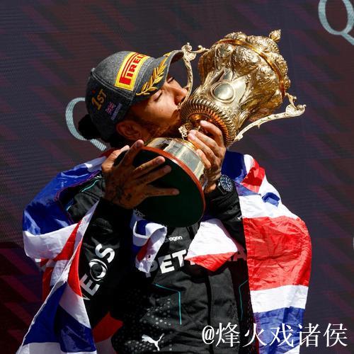 达尼洛制胜一击：成历史首位双夺欧冠与解奖球员